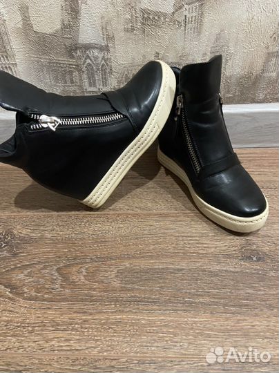 Ботинки демисезонные женские