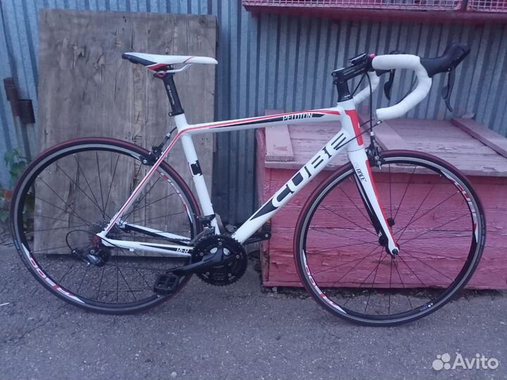 Шоссейный велосипед Cube Peloton CSL Race 28