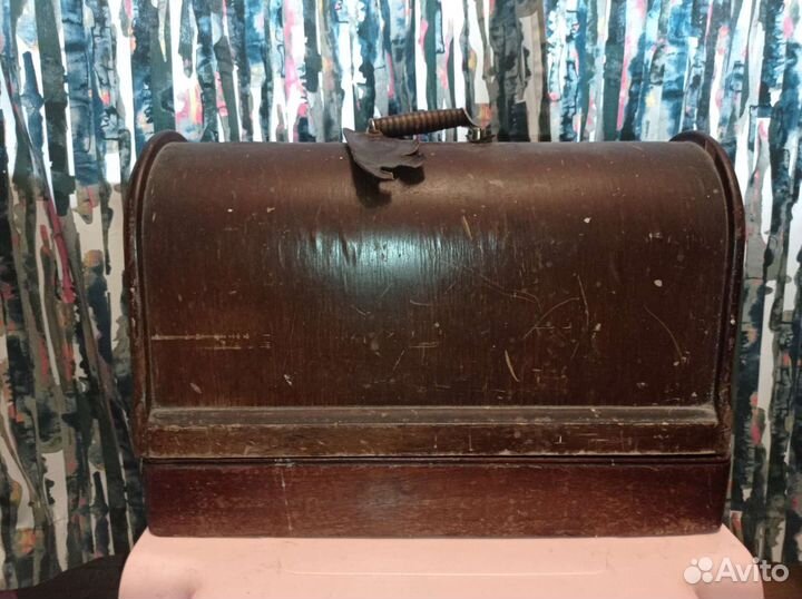 Швейная машинка Зингер