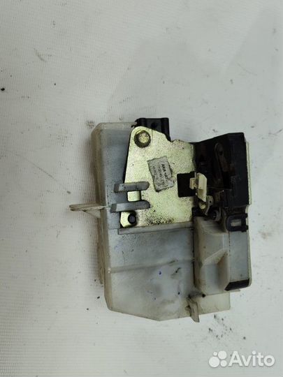 Замок боковой двери задний правый Renault Symbol