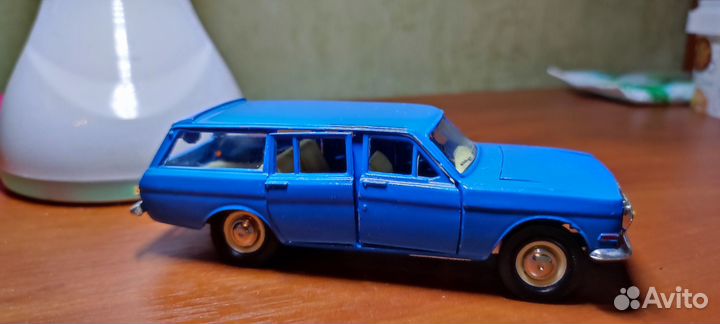 Модель 1:43 газ 2402