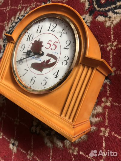 Часы механические настольные СССР