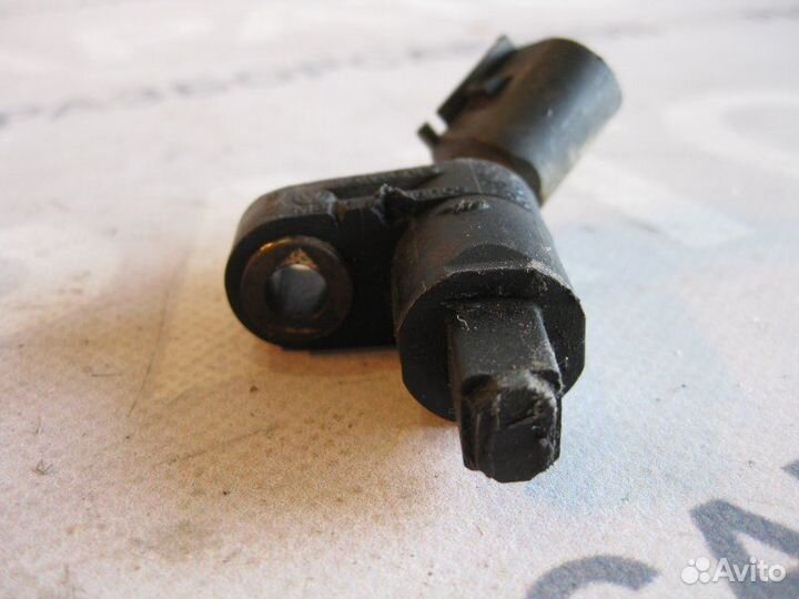 Датчик ABS передний правый Skoda Octavia Tour