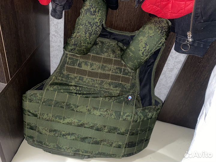 Бронежилет с плитами