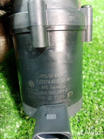 Помпа печки Volkswagen Golf 5 BLG 1.4 2008