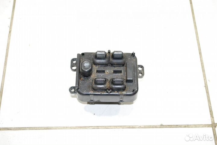 Блок управления стеклоподъемниками передний левый