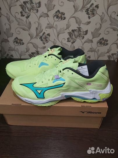 Кроссовки Mizuno Wave Lightning Z8