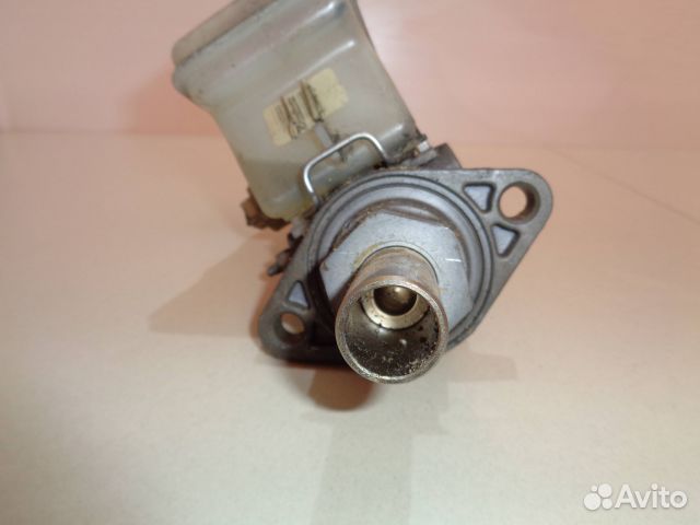 Главный тормозной цилиндр toyota NCP20