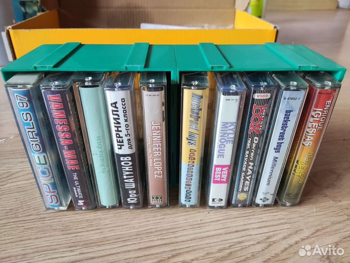 Аудиокассеты с подставкой