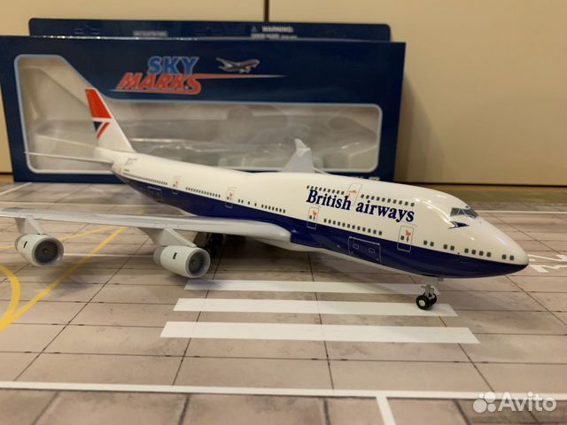 Модель самолета Boeing-747-400