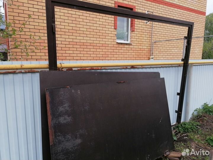 Ворота гаражные металлические