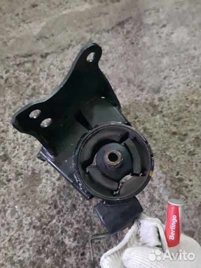 Подушка АКПП Nissan X-Trail T30 QR20DE 2003