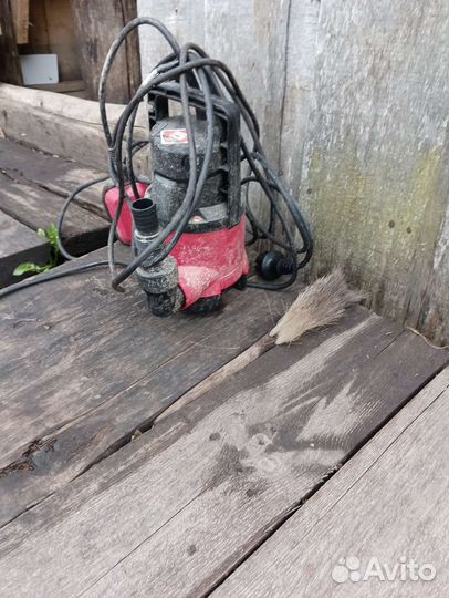 Дренажный насос для грязной воды Зубр