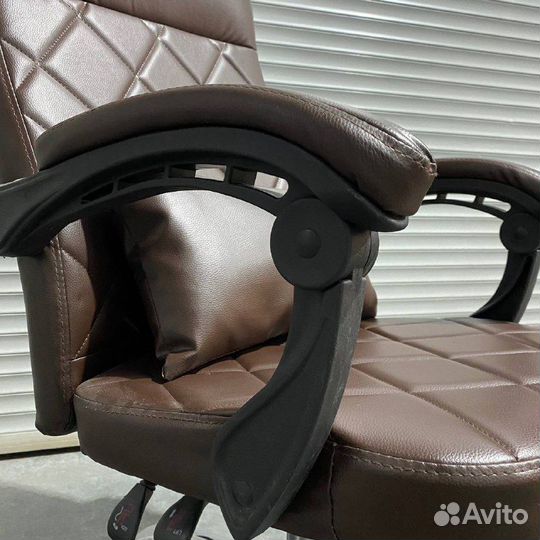 Офисное кресло