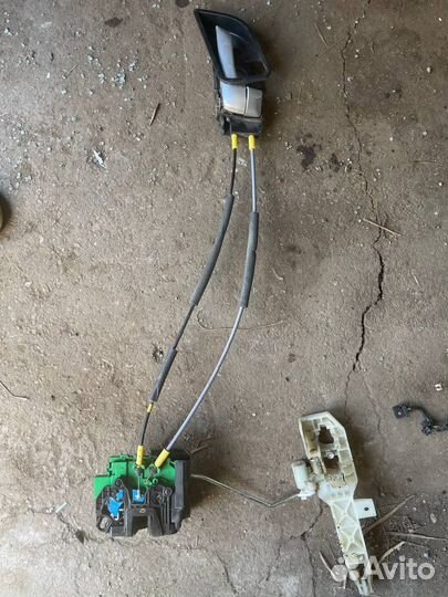 Запчасти для двери на kia rio 3