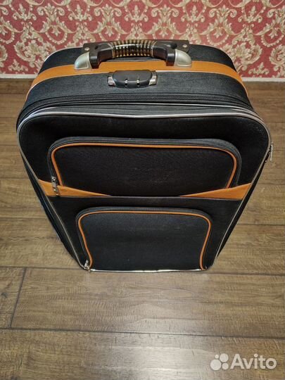 Чемодан 650*480