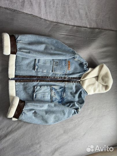 Продам женскую куртку