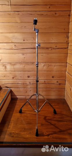 Прямая стойка Yamaha CS 745