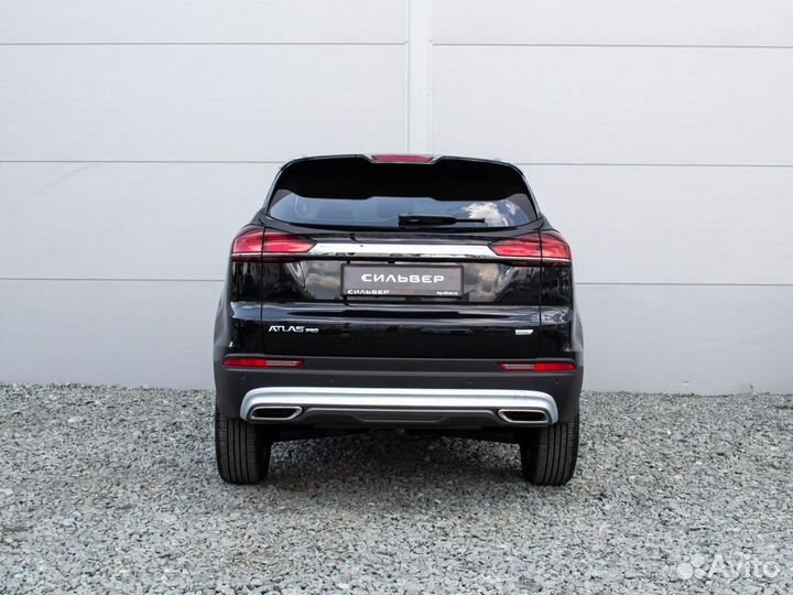 Geely Atlas Pro, 2022