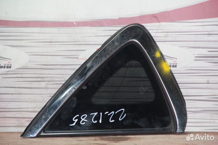 Стекло собачника лево c Nissan Skyline Crossover J