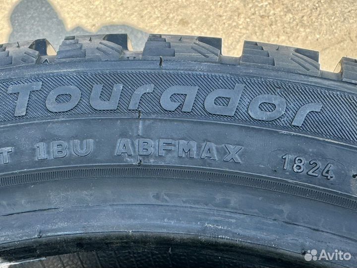 Tourador Winter Pro TSS1 255/45 R20 105T