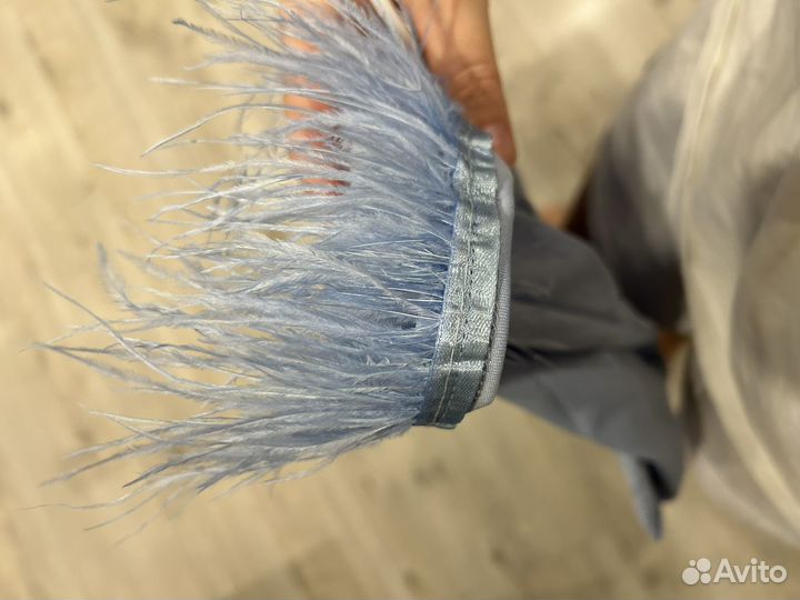 Кофта с перьями голубая S