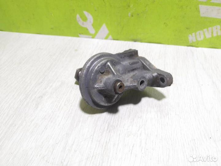 Кронштейн масляного фильтра Фольксваген Пассат Б3