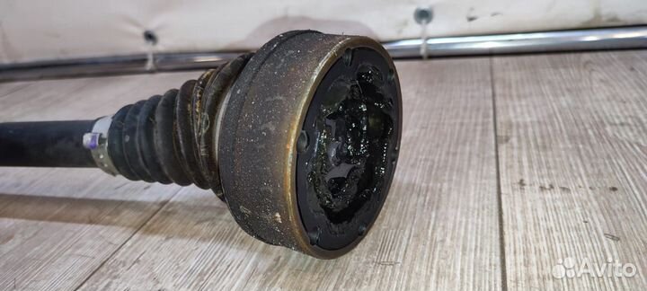 Привод в сборе задний правый Volkswagen