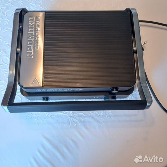 Гриль Redmond SteakMaster RGM-M822 серебристый