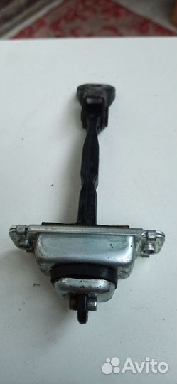 Ограничитель двери Chevrolet Lacetti