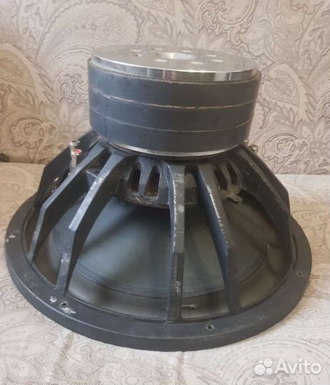 Сабвуфер моноблок