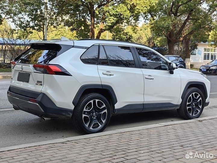 Toyota RAV4 2.0 CVT, 2021, 19 000 км