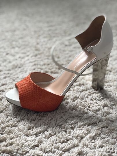 Босоножки женские