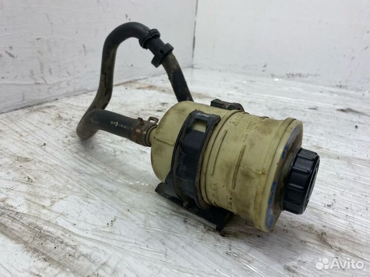 Бачок гидроусилителя