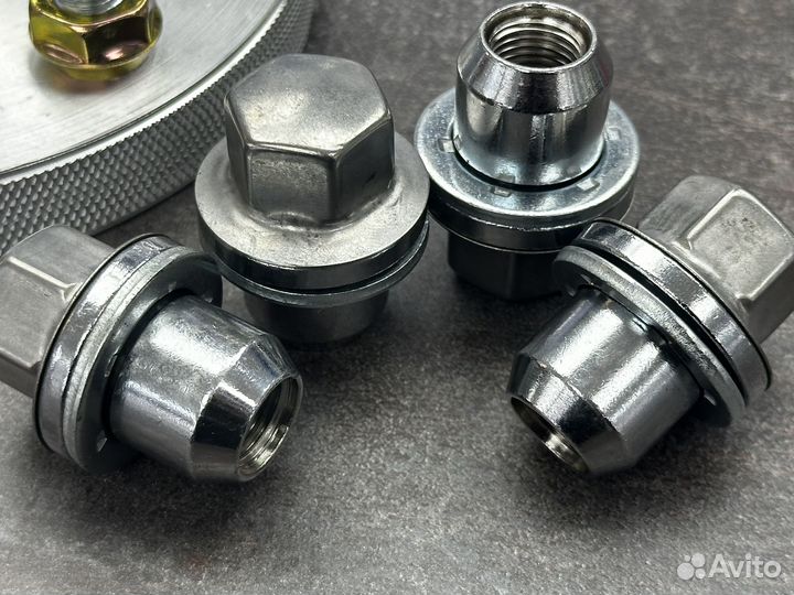 Колесная гайка Land Rover