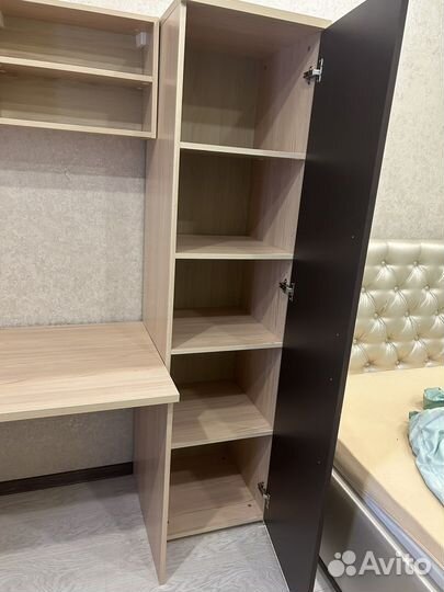 Уголок школьника стол со шкафчиками Шатура