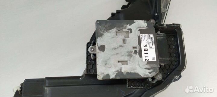 Фара левая LED Toyota CH-R