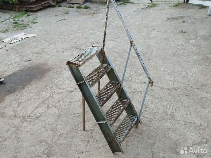 Лестница металлическая