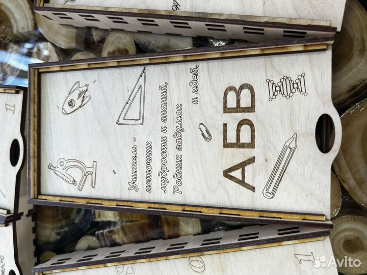 Пенал школьный из массива дерева