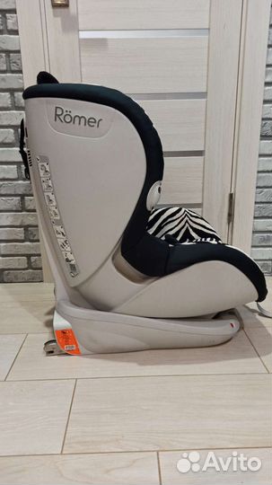 Автокресло (9-18)britax roemer trifix Smart Zebra