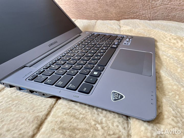 Мощный ультрабук Samsung core i5