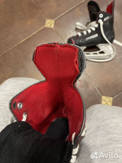 Хоккейные коньки bauer y10