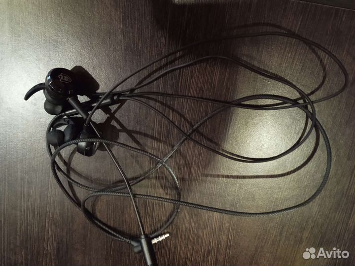 Наушники с микрофоном