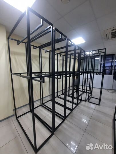 Изготовление стеллажей, рейлов, вешалок на заказ