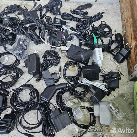 Зарядки для телефонов