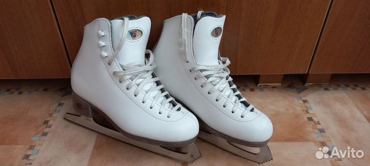 Коньки фигурные