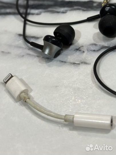 Адаптер для наушников в iPhone