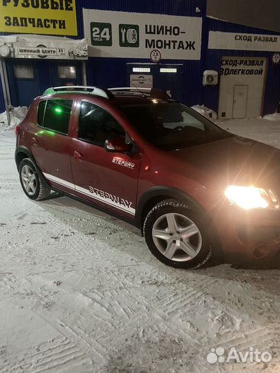 Renault Sandero Stepway 1.6 AT, 2017, 110 000 км