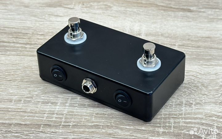 Универсальный Footswitch с моментальными кнопками