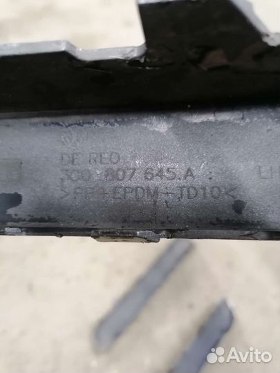 Накладка переднего бампера Фольксваген Пассат Б6